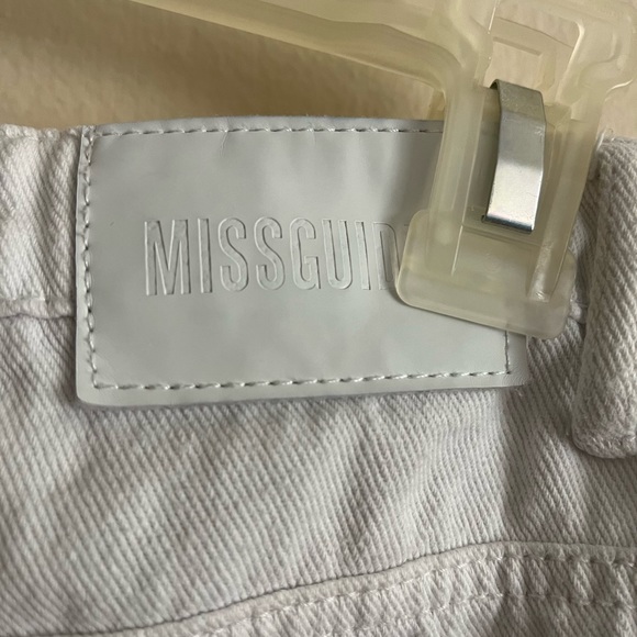 Missguided Distressed White Jeans - Picture 6 of 9